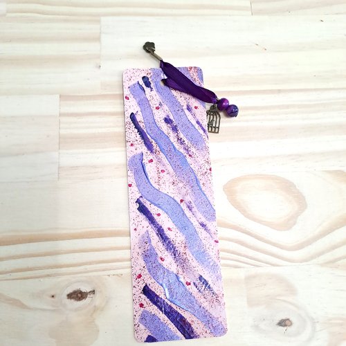 Marque-pages peint à la main violet