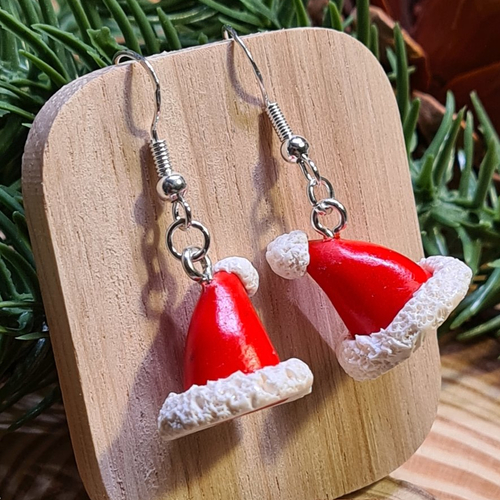 Boucles d'oreilles Noël - Sapin breloque métal et perles rouge