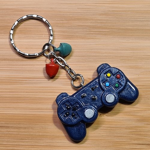 Porte-clés manette de jeux vidéo / accessoires geek fait mains en fimo / porte clés manette x box en fimo