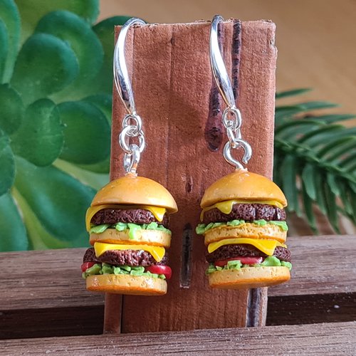 Boucles d'oreilles originales / pendants double hamburger / bijou gourmand en fimo