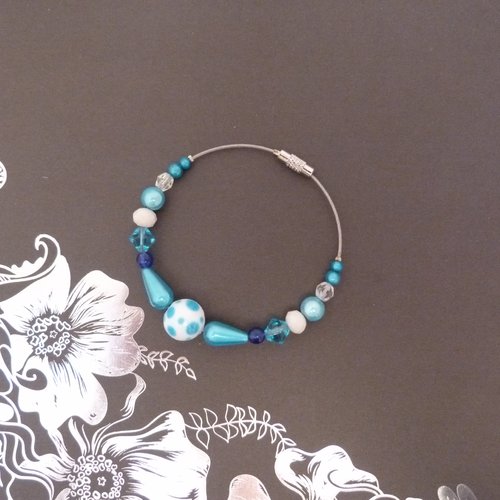 Bracelet jonc dans de jolis coloris de bleu marine,  bleu turquoise et blanc