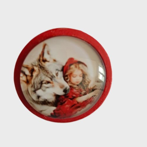 Broche "petit chaperon rouge"