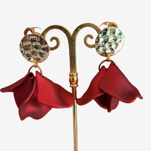 Boucles d'oreilles 4 pétales rouges