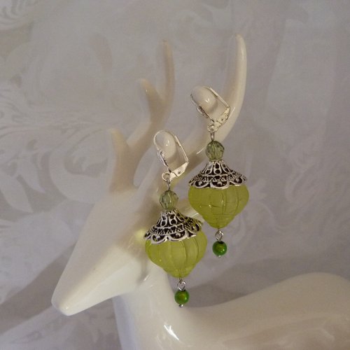 Boucles d'oreilles esprit oriental de couleur vert et argent