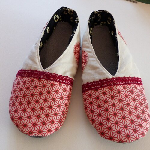Chaussons femme t35 patchwork tissu japonais étoilé rouge et coton écru