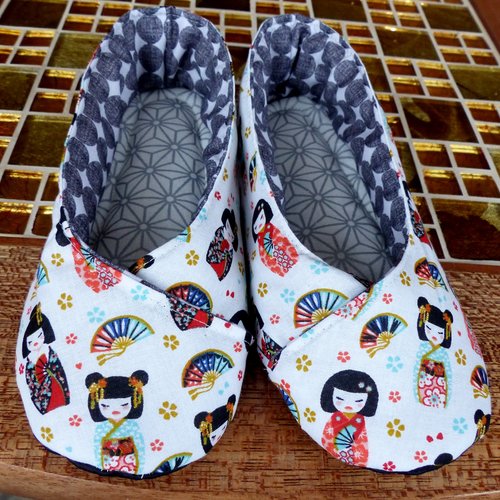 Chaussons kimono femme "kokeshi" fond blanc