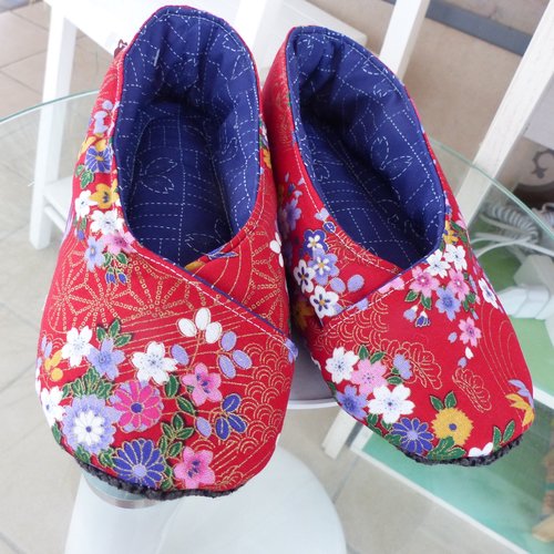 Chaussons femme kimono "tissu fleuri rouge"