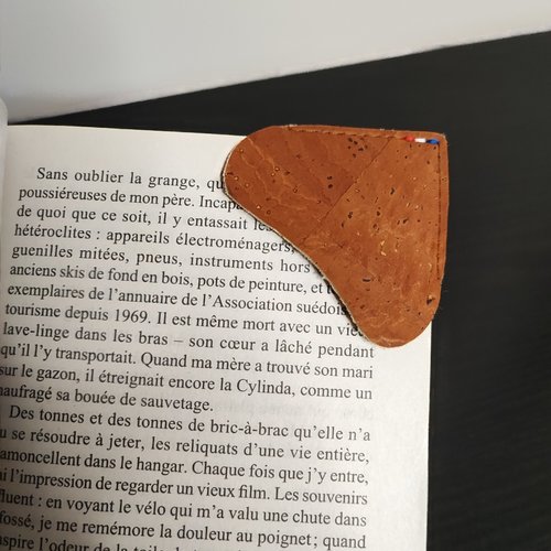 Marque-page hoya en forme de pétale en tissu liège de luxe (ou cuir de liège/vegan) (pièce unique)