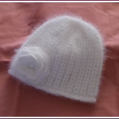 Bonnet angora "poudreuse"