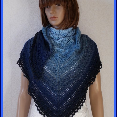 Châle coton et acrylique "océan" coloris bleu dégradé