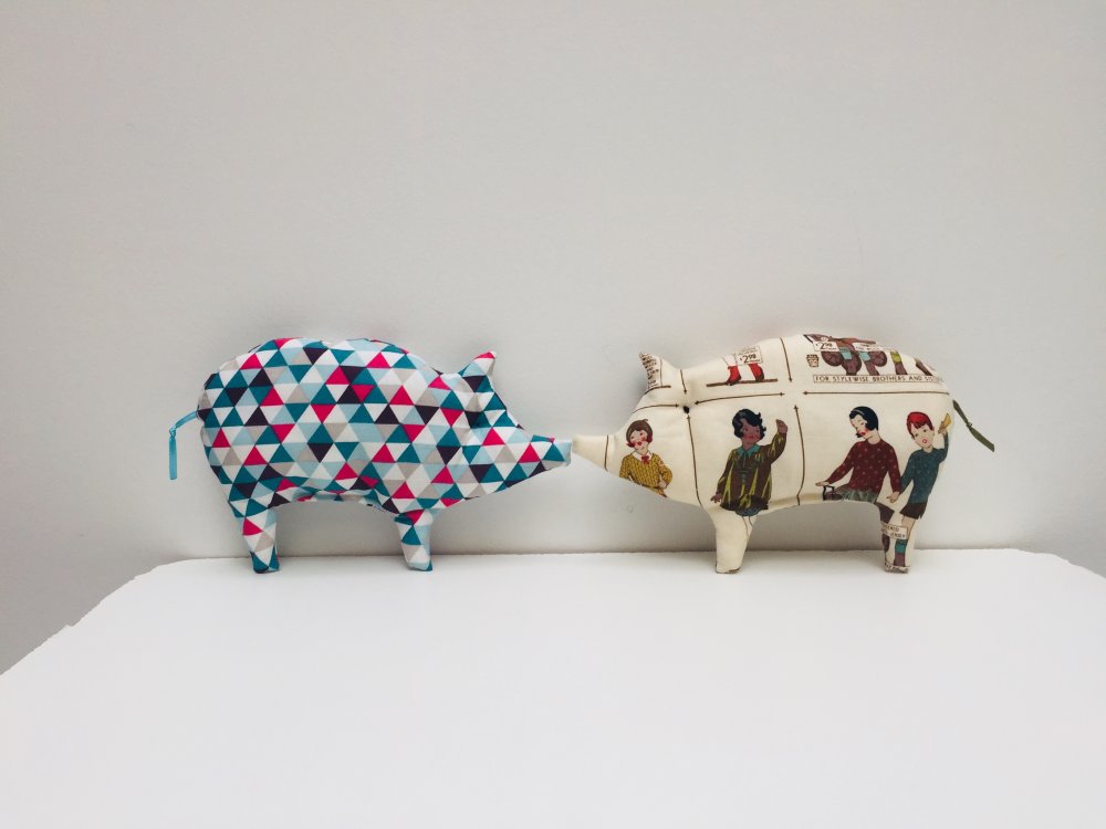 Hochet Bebe Louis En Tissu En Forme De Petit Cochon Un Grand Marche