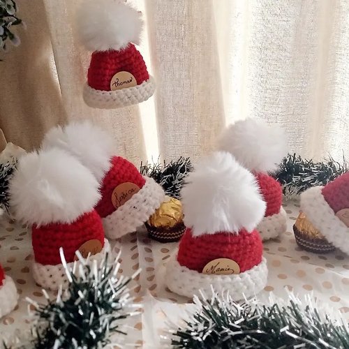 Lot 10 petits bonnets au crochet decoration bapteme noel