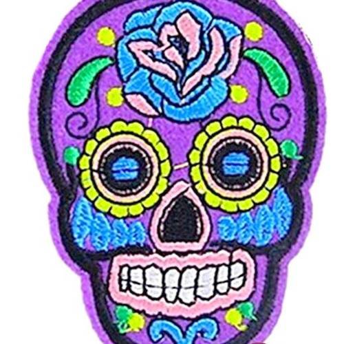 Patch Brodé Tête De Mort Et Fleur – Thermocollant Pour Customisation