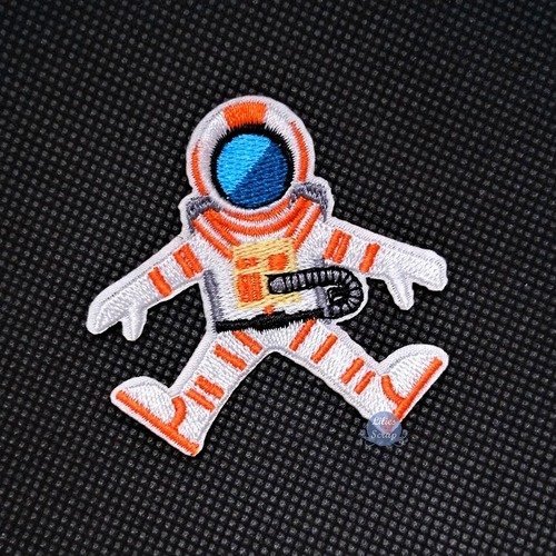 Ecusson brodé patch thermocollant astronaute 6 cm