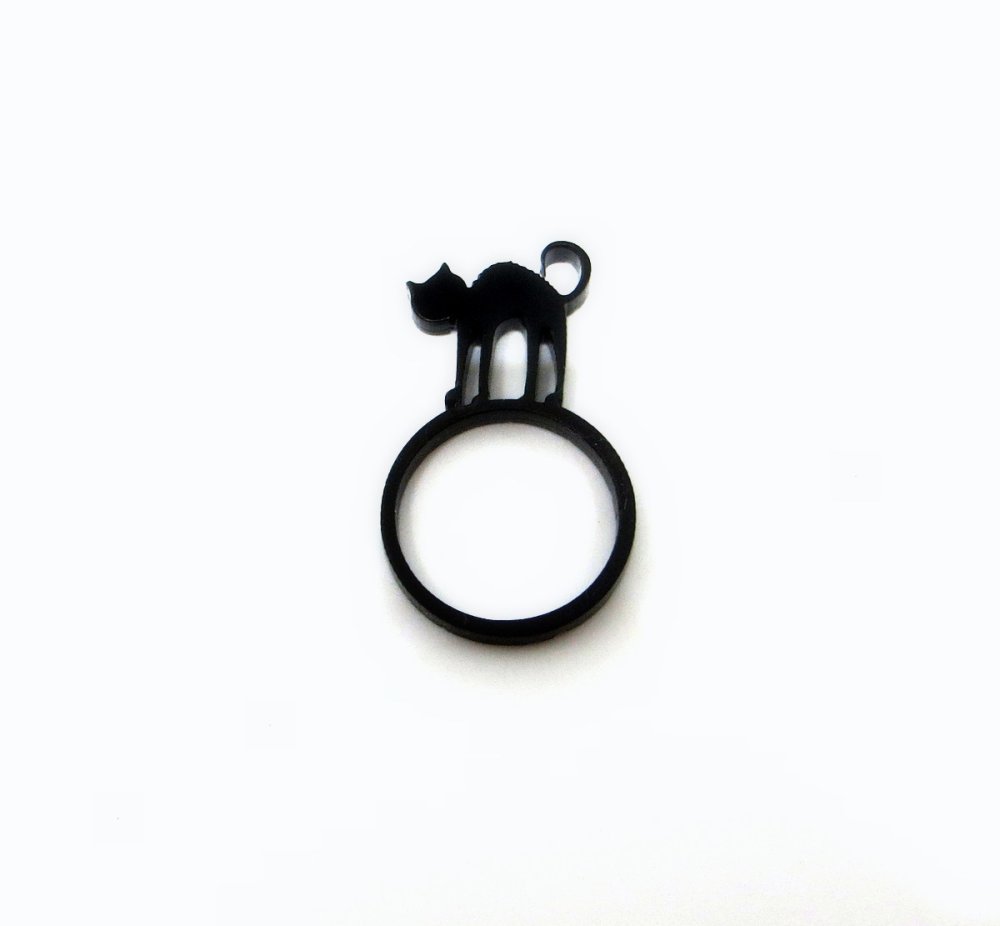 Bague Silhouette Chat Qui Fait Le Gros Dos En Decoupe Laser De Plexiglass Noir Bijou Chat Un Grand Marche