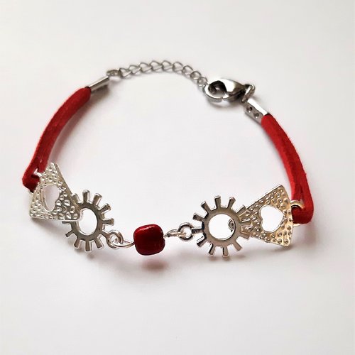 Bracelet cordon suédine  perles carré rouge