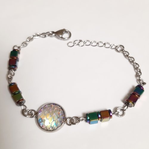 Bracelet acier perles hématite multicolor et connecteur écailles nacré