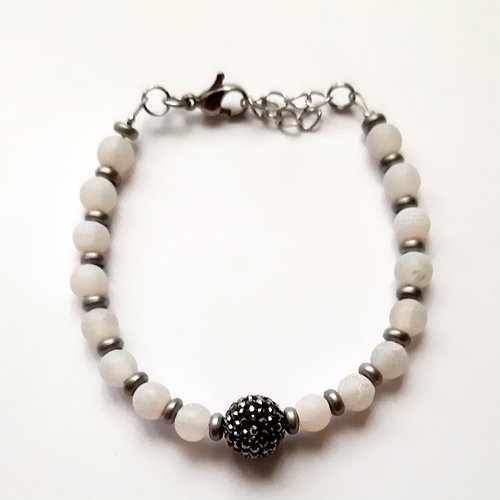 Bracelet femme fantaisie perles agate givrée blanche