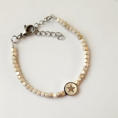 Bracelet perles hématite et perle ronde acier etoile sur nacre