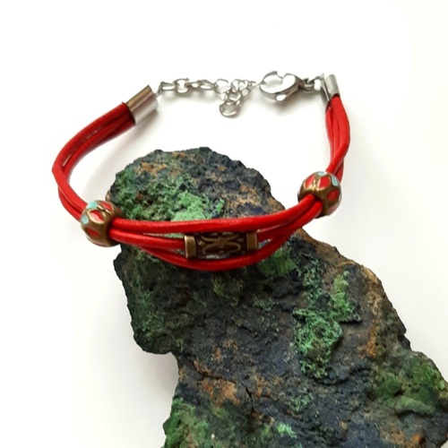 Bracelet  perle antique cordons cuir rouge
