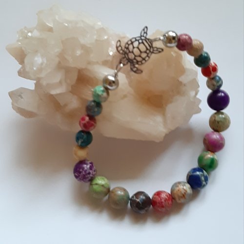 Bracelet perles en jaspe impérial polychrome teinté, tortue acier, modèle femme