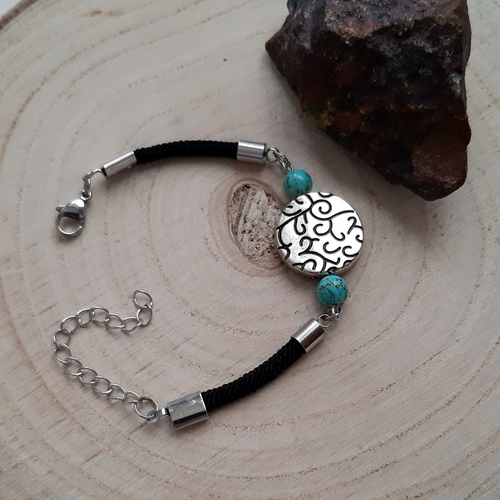Bracelet en pierre minérale turquoise avec perle acrylique sur cordon polyamide noir