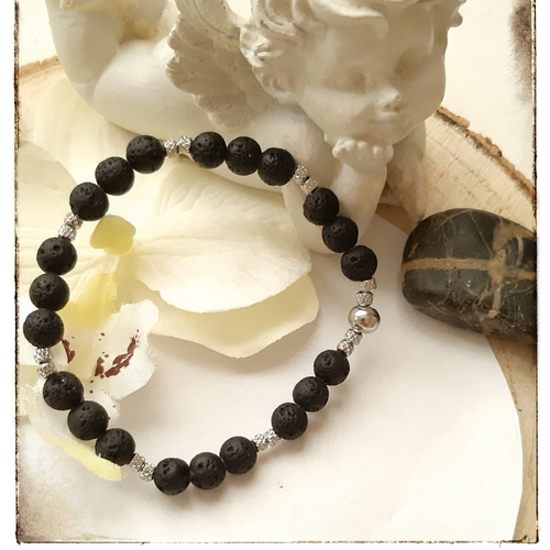 Bracelet pierre minérale pierre de lave noir et perles acier gravées
