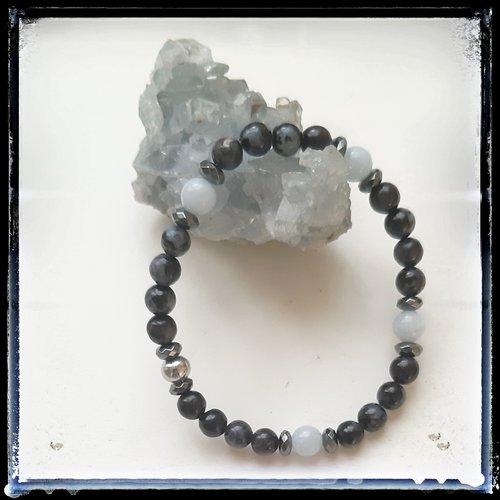 Bracelet en pierre minérale en aigue marine et gabbro montées sur fil élastique très résistant pour femme