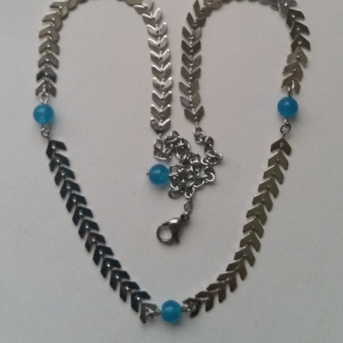 Collier mi long sautoir avec chaine chevron en argenté platine et 4 perles pierre minérale en jade bleu