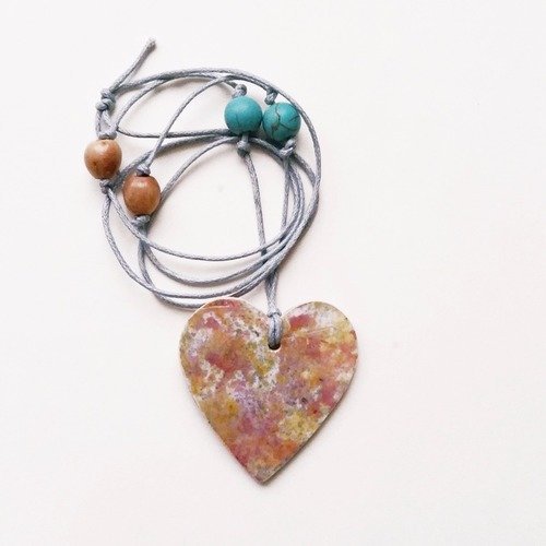 Collier sautoir  coeur céramique perles bois perlhêtre et en pierre turquoise