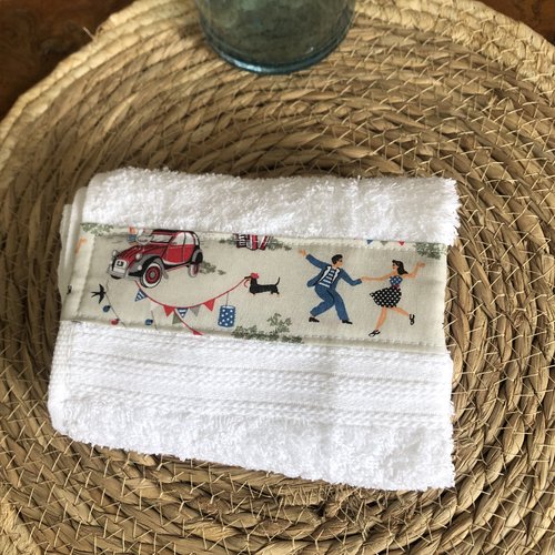 Petite serviette éponge customisée