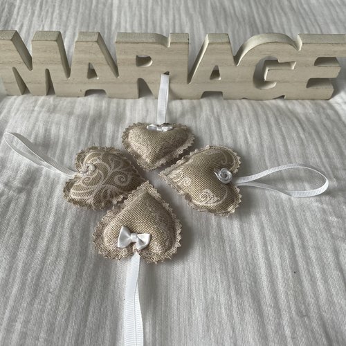 Mini cœur décoratif à suspendre collection douceur en blanc/beige en tissu
