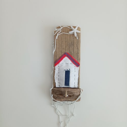 Porte clé mural marin : bois flotté/cabine de plage en tissu