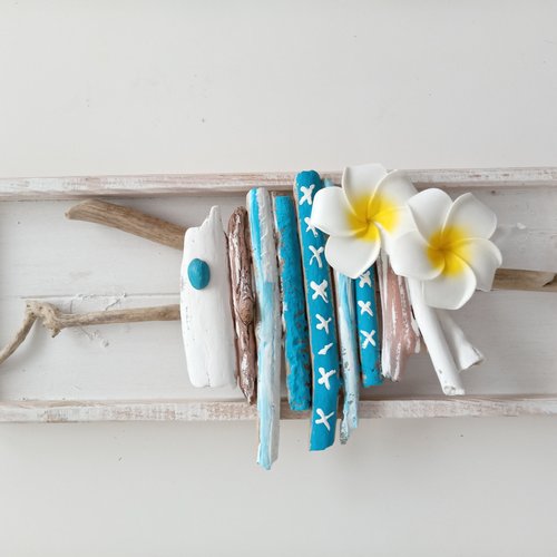 Cadre murale exotique avec poisson en bois flotté/fleur frangipane