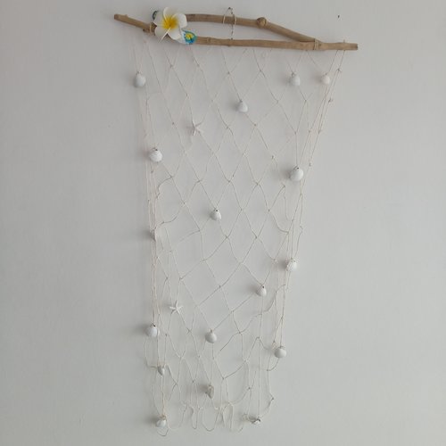 Suspension avec coquillages et filet de pêche 85x46 cm