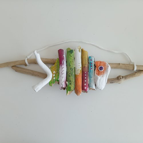 Suspension poisson en bois flotté  peint  46x17 cm