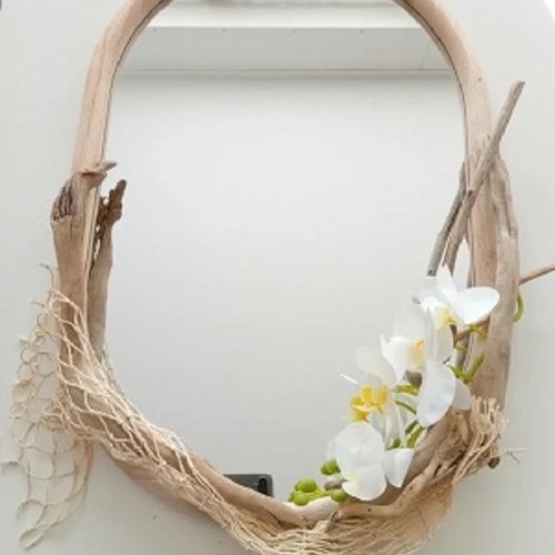 Grand miroir ovale exotique en bois avec contour bois flotté/fleur frangipane  55x36cm