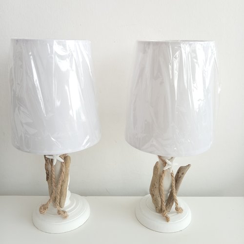 Ensemble de deux lampes blanche avec bois flotté- hauteur 32 cm