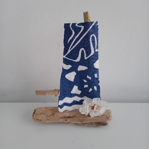 Voilier exotique en bois flotté - hauteur 16 cm