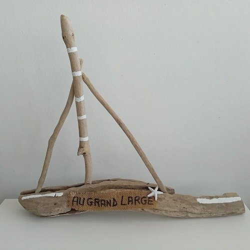 Grand voilier en bois flotté  " au grand large  -  hauteur40 cm