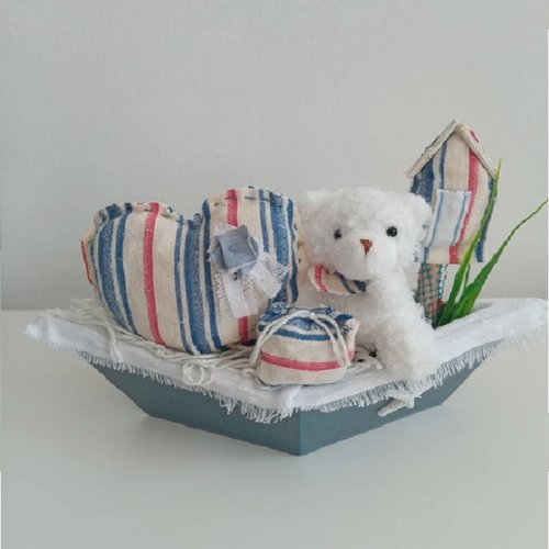 Barque marine avec peluche, coeur : décoration chambre bébé/baptème