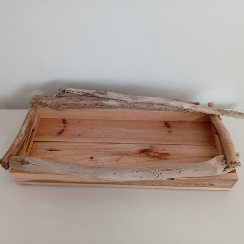 Plateau en bois brut avec contour bois flotté - 42x18 cm