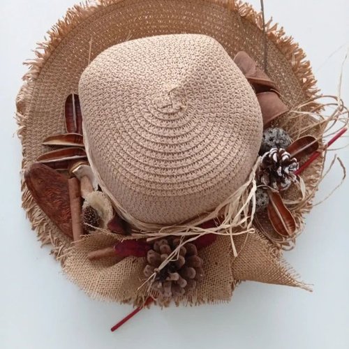 Chapeau décoratif mural champêtre  avec épices, fibres séchées - diamètre  35 cm