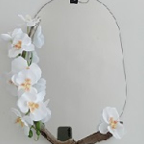 Grand miroir ovale exotique en bois flotté et fleurs orchidées 57x32 cm