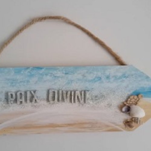 Décoration chrétienne  sur flèche en bois décoré