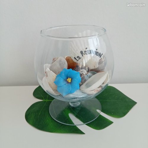 Souvenir ile de la réunion : grand verre  avec sable/ coquillages