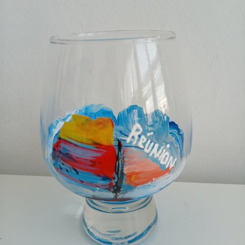 Souvenir ile de la réunion  :  grand verre décoratif marin peint avec motif voilier