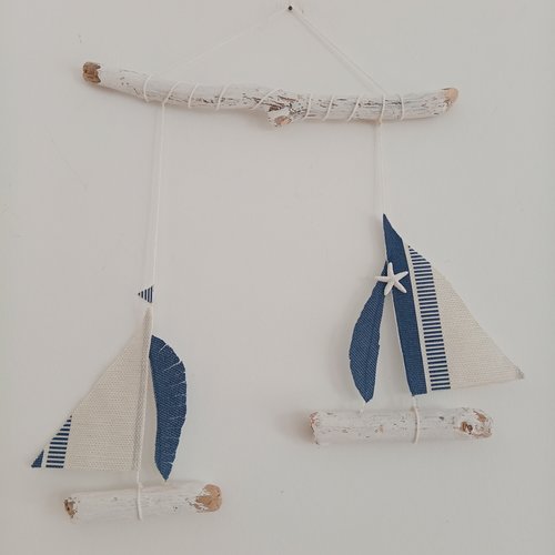 Suspension marine avec voiliers en bois flotté - longueur  50 cm
