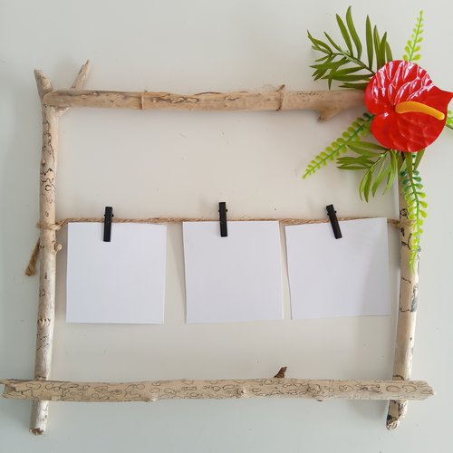 Pêle mêle, porte photo exotique en bois flotté/fleur anthurium