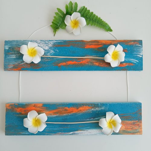 Décoration murale  exotique (polynésie)  avec fleurs frangipanes